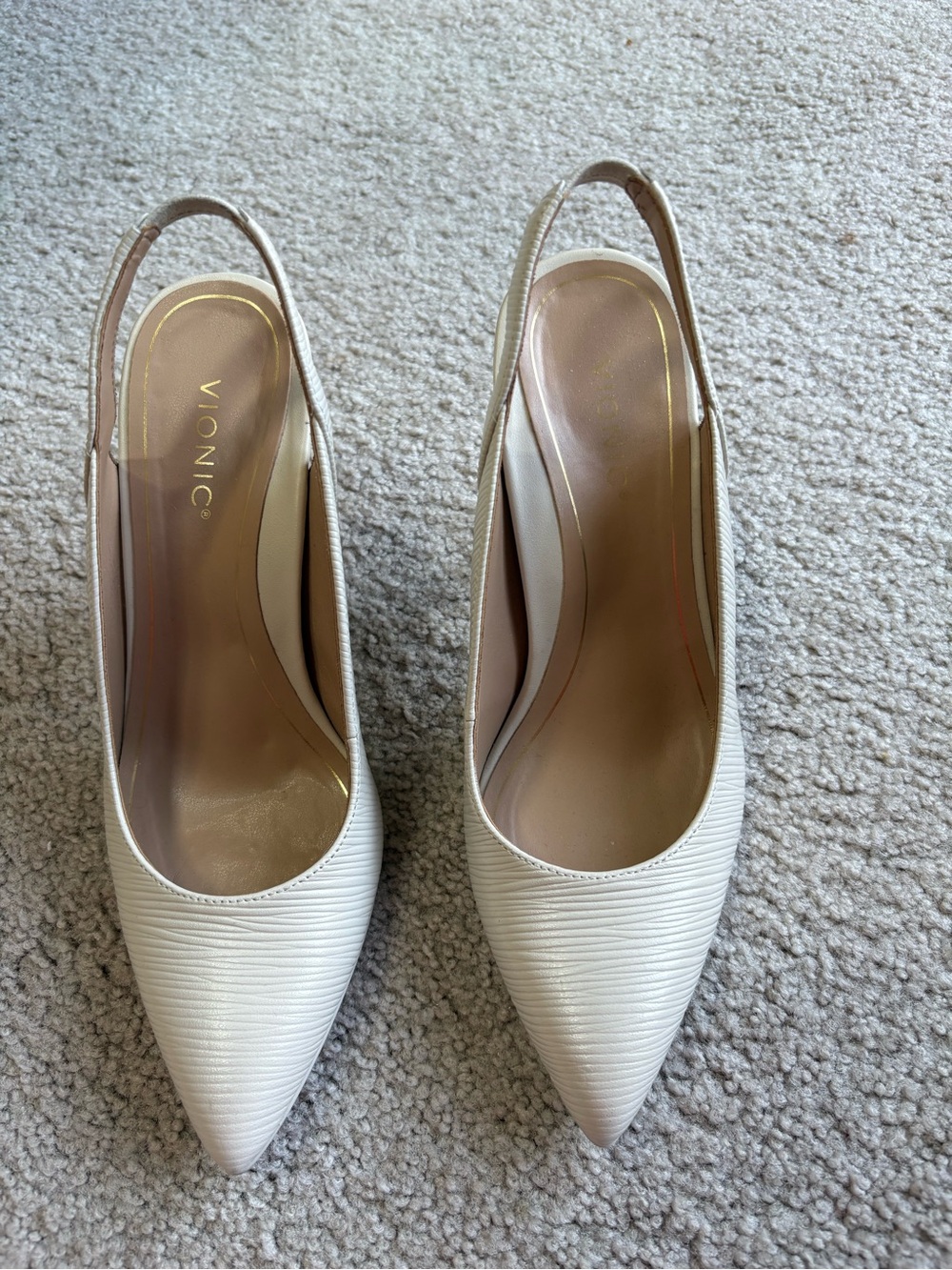 Vionic Cream Pointed Slingback Mules